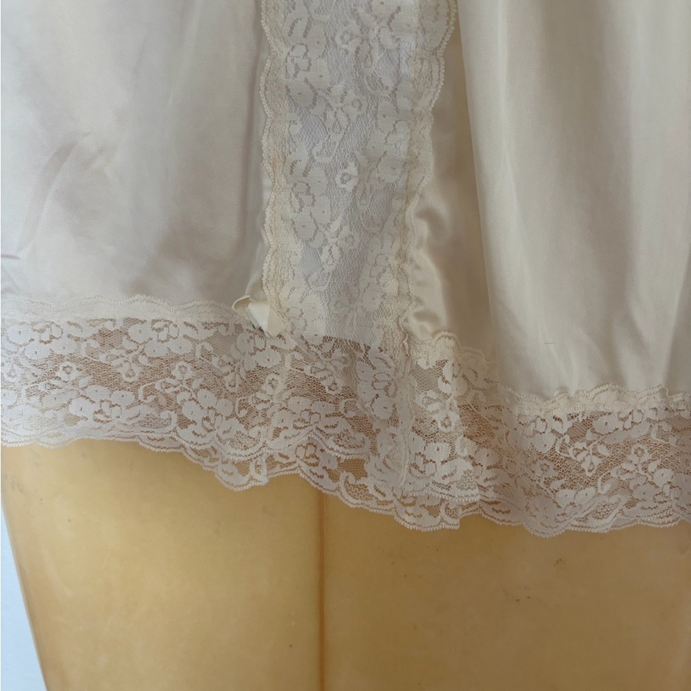 Cream Lace Trim Half Slip - Picture 2 of 3